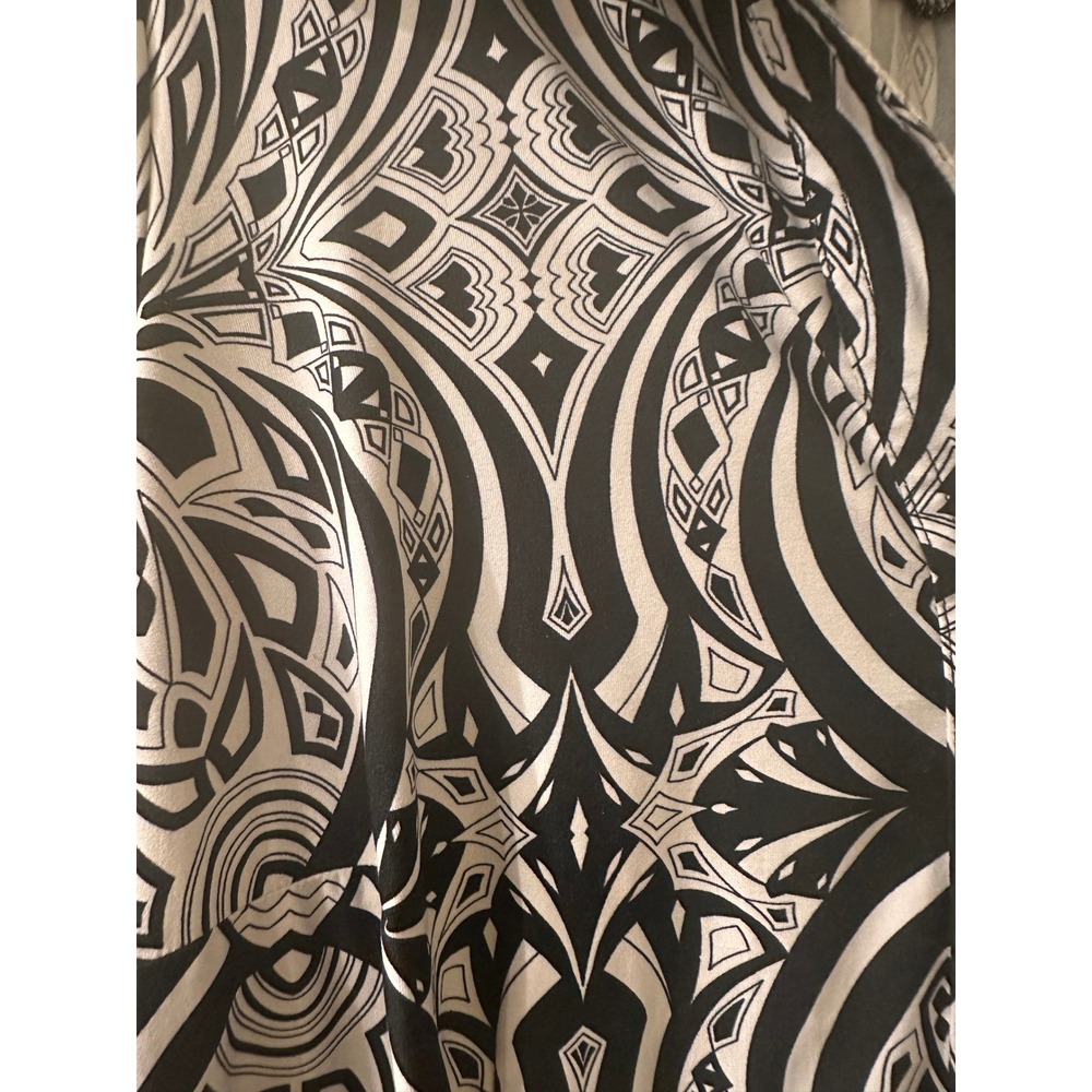 Essentials By Milano Woman 1X Black White Geometric Tribal 3/4 Sleeve Blouse - Picture 5 of 8